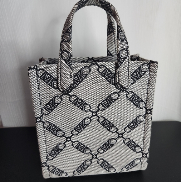 MICHAEL KORS Extra Small Gigi Crossbody NWOT - Picture 6 of 7